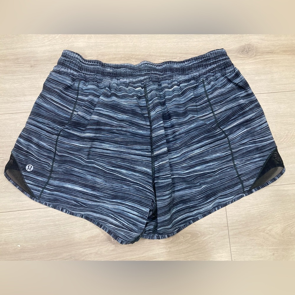 Lululemon Women’s Hotty Hot Short Black & Grey Jacquard Pattern size 10 Tall.